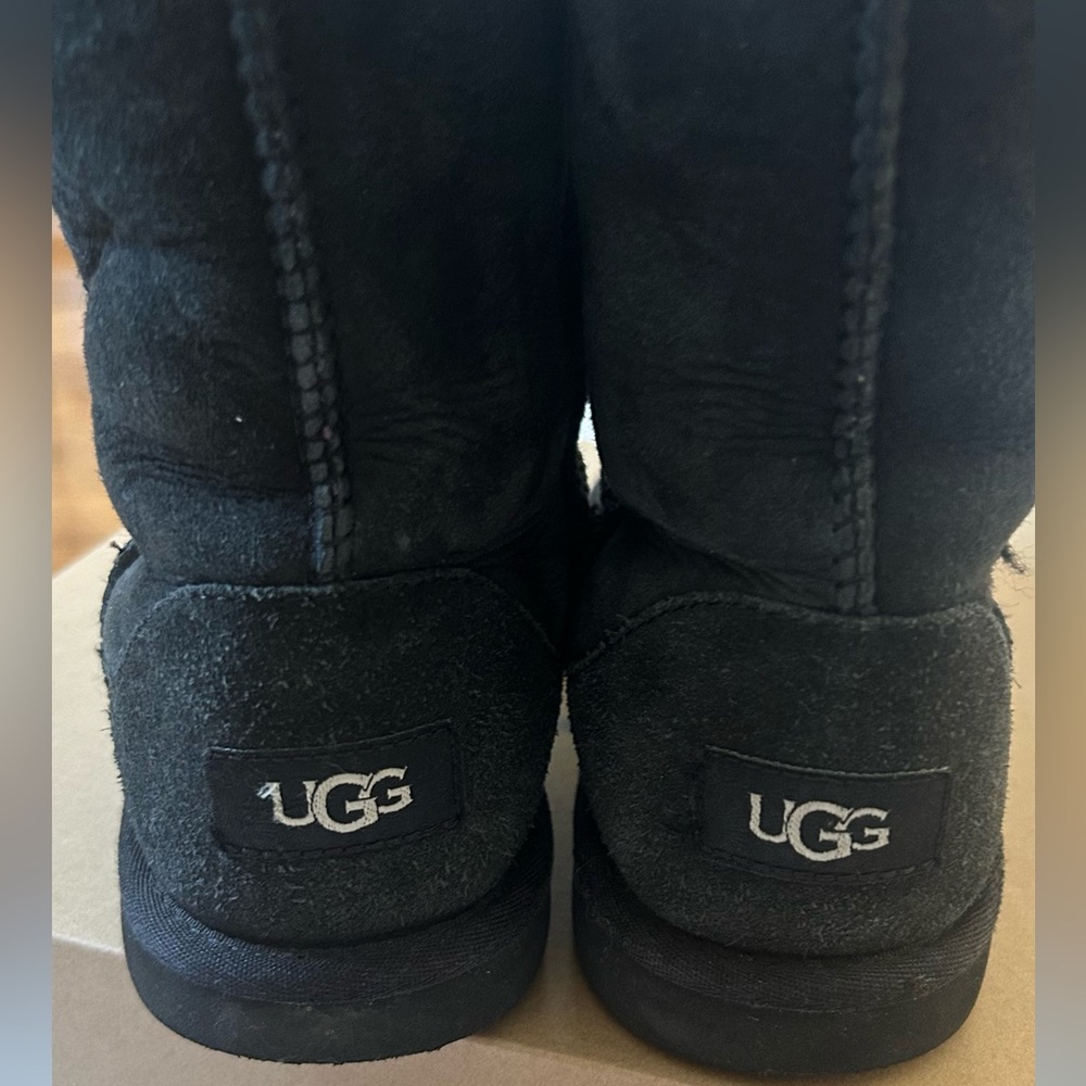 EUC with Box UGG Kids Classic II Black Boots